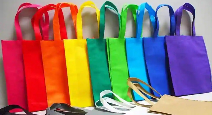 農(nóng)用邊坡綠化無(wú)紡布，汽車(chē)內(nèi)飾無(wú)紡布，家具家居無(wú)紡布，農(nóng)用邊坡綠化無(wú)紡布廠(chǎng)家，汽車(chē)內(nèi)飾無(wú)紡布生產(chǎn)，東莞市旭航新材料科技有限公司