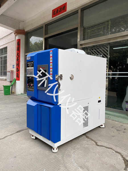 常見小型恒溫恒濕試驗(yàn)箱 常見小型恒溫恒濕試驗(yàn)箱