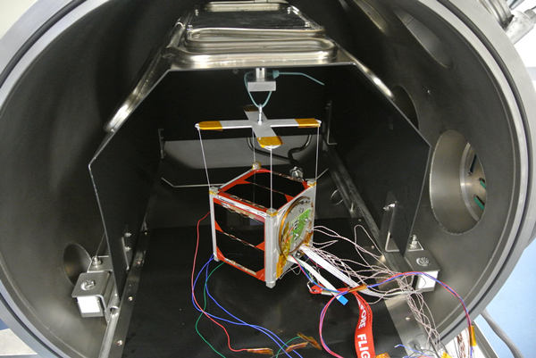 熱真空試驗箱(圖3) 熱真空試驗箱(圖3)